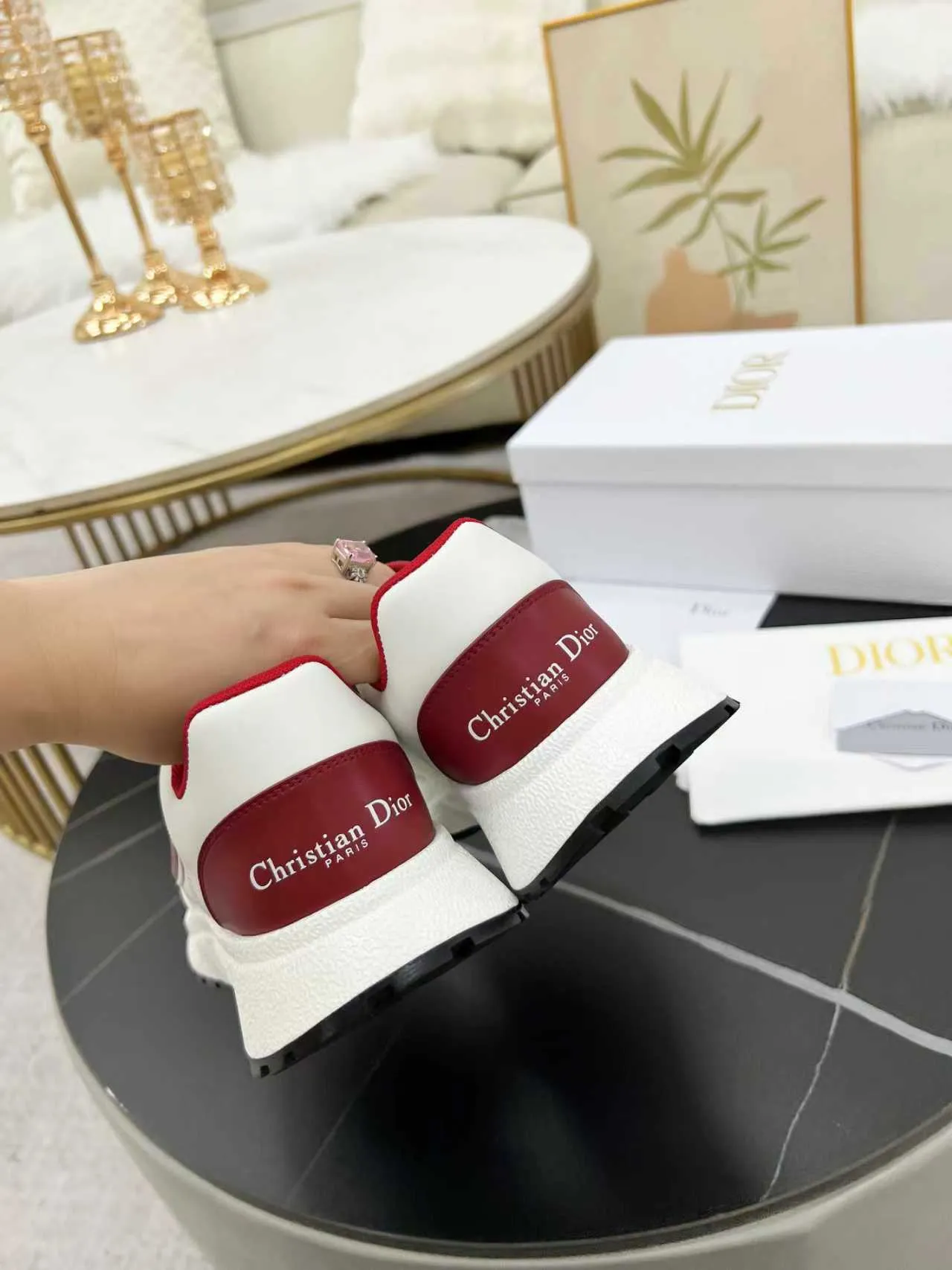 [Dior Dior] P: 640💰Couple model Size: Female: 35-40 (41 customized), male 39-44. (45 customized) 2025 Dior Dior autumn and winter new products🌹Fashion and trends coexist. Imported cowhide is customized one to one. Fabric; cowhide. Lining: Breathable mesh. Outsole: TPU.
